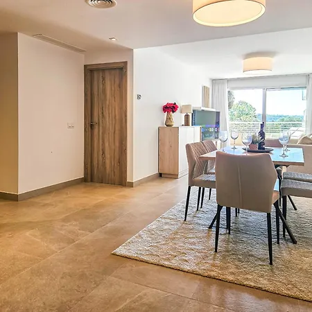 Апартаменты Two Bedroom In Sunny Golf, Эстепона