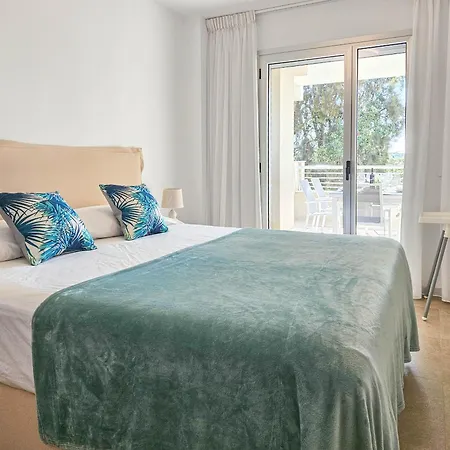 Two Bedroom In Sunny Golf, Apartment *