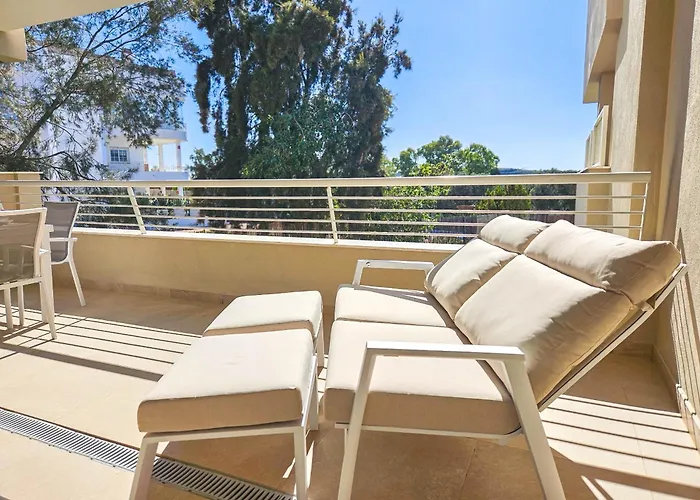 Two Bedroom In Sunny Golf,