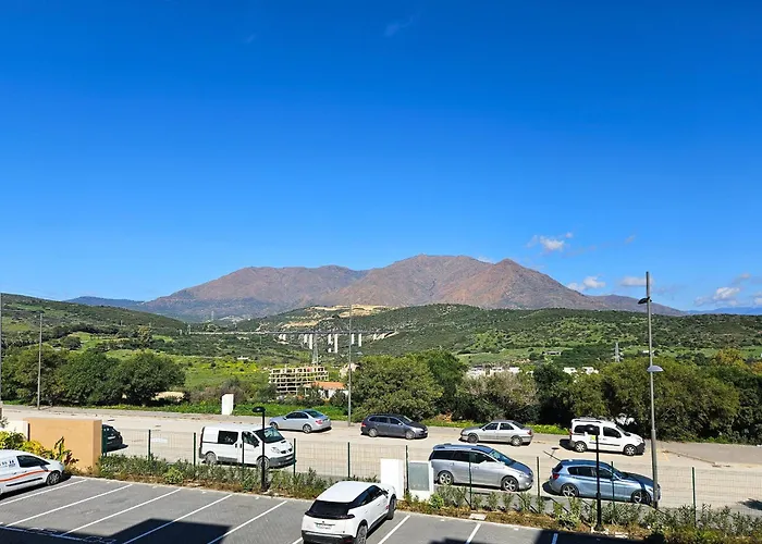 Two Bedroom In Sunny Golf, Apartamento Estepona