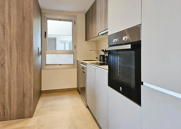 Two Bedroom In Sunny Golf, *