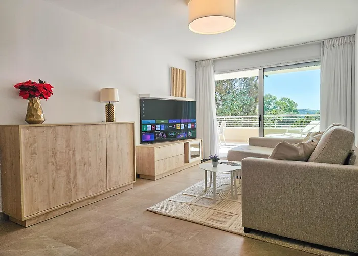 Apartamento Two Bedroom In Sunny Golf,